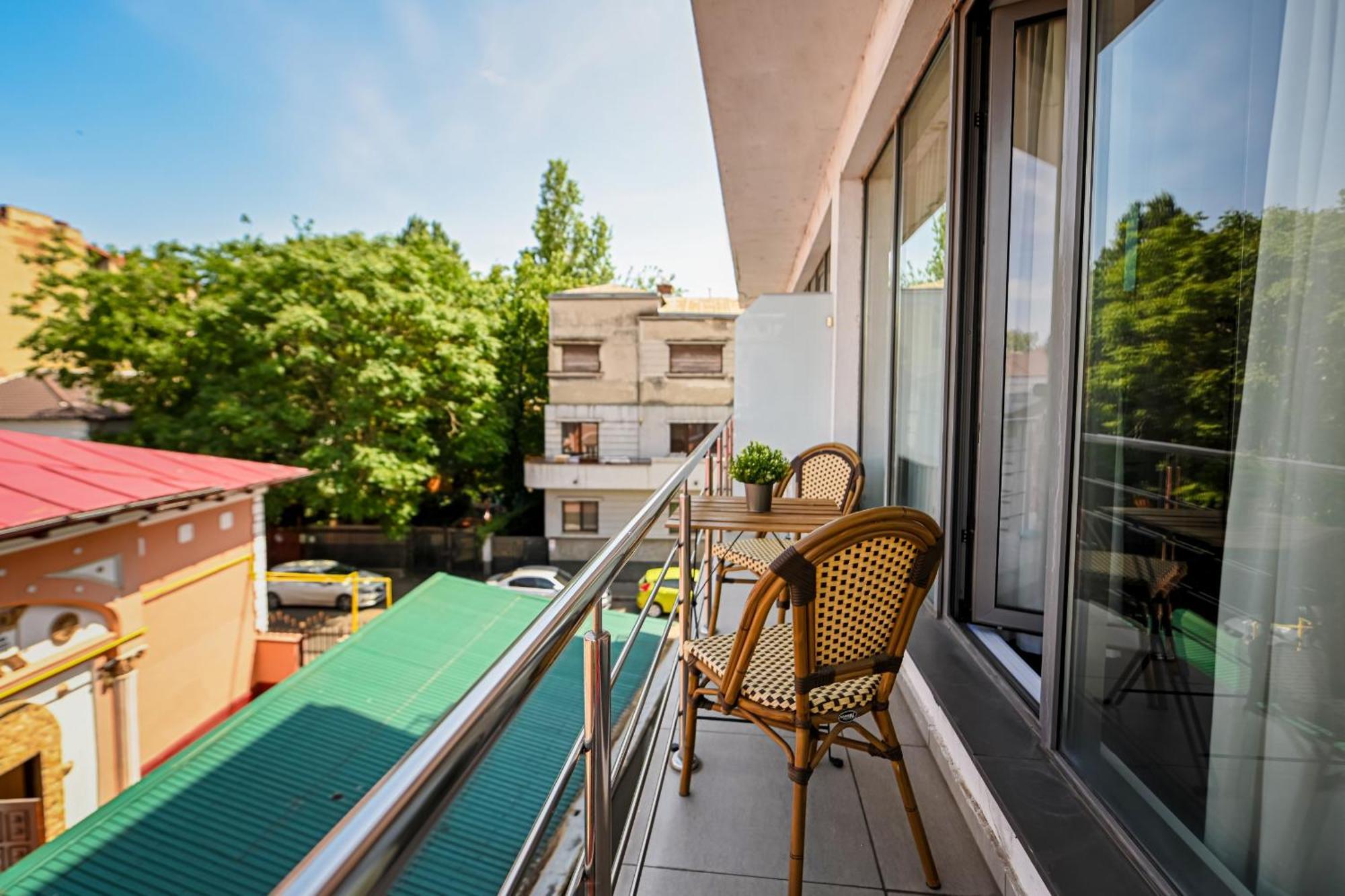 Urban Elegance - Stylish Central Accommodation Bucharest Exterior photo