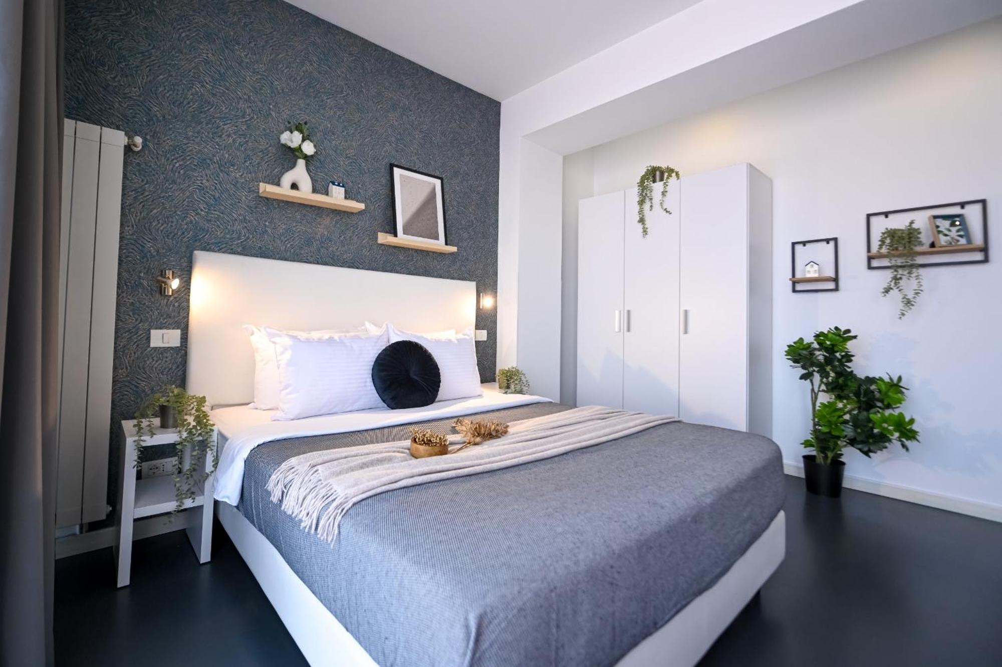 Urban Elegance - Stylish Central Accommodation Bucharest Room photo
