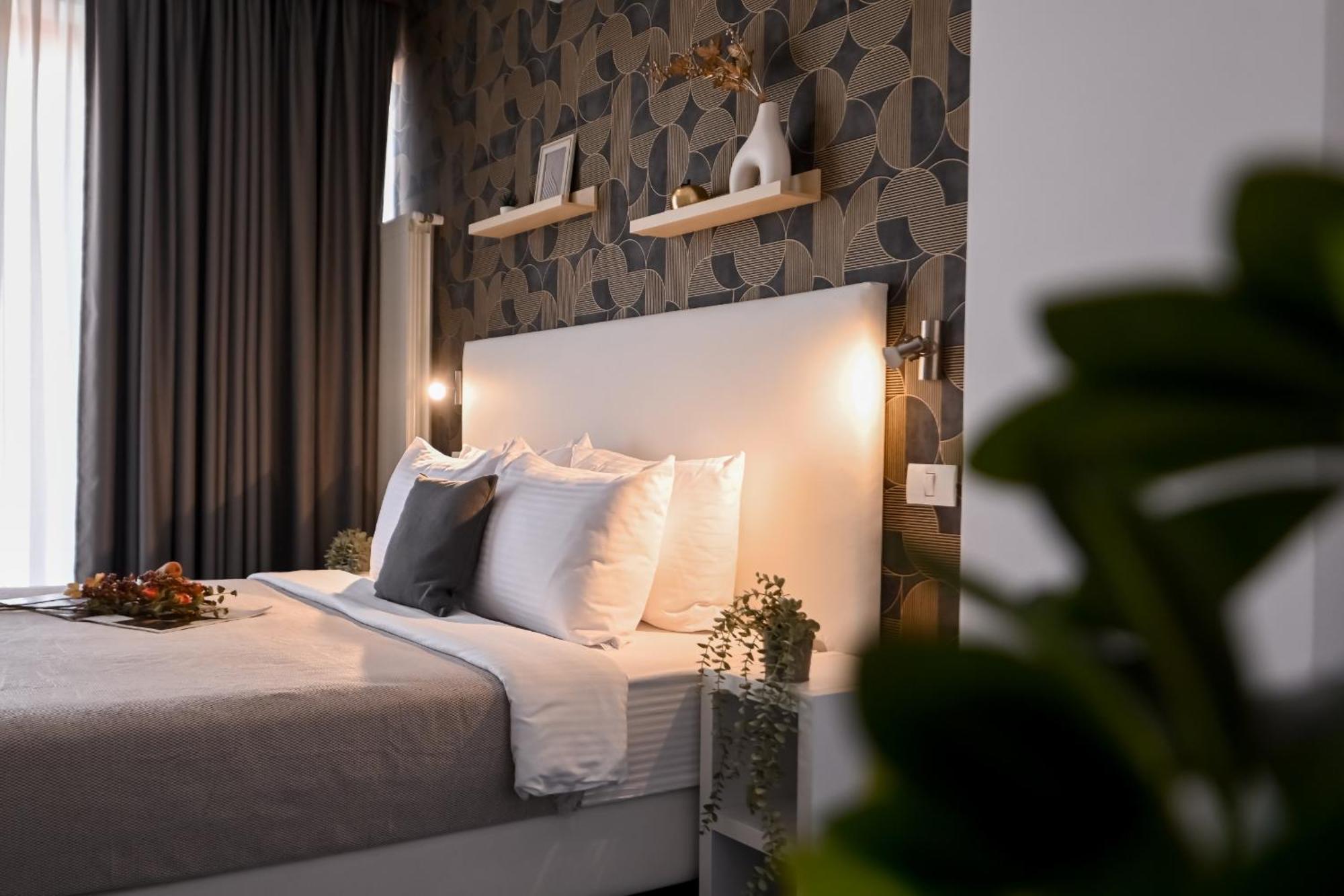 Urban Elegance - Stylish Central Accommodation Bucharest Room photo